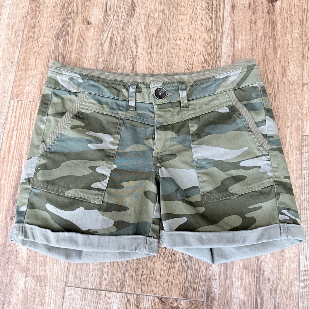Jolt Green Camouflage Women's Cargo Shorts